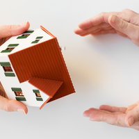 Купля-продажа квартиры между близкими родственниками